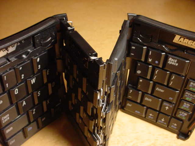 TARGUS　STOWAWAY　折りたたみ　キーボード