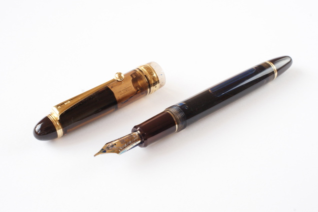ほどよい重量感の万年筆 | 文具ウェブマガジン pen-info