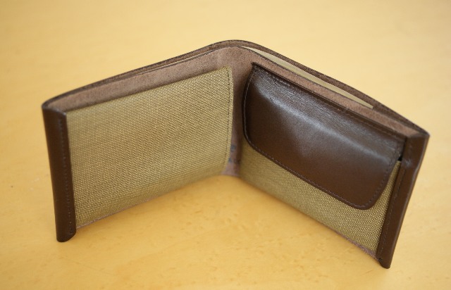 ポスタルコ　Pressed Cotton Billfold Fabric ＆ Leather　財布