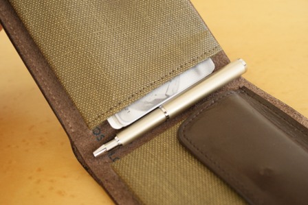 ポスタルコ　Pressed Cotton Billfold Fabric ＆ Leather　財布