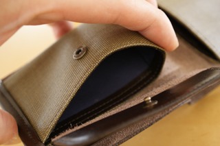 ポスタルコ　Pressed Cotton Billfold Fabric ＆ Leather　財布