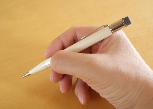 手間のかかるシャープペン | 文具ウェブマガジン pen-info