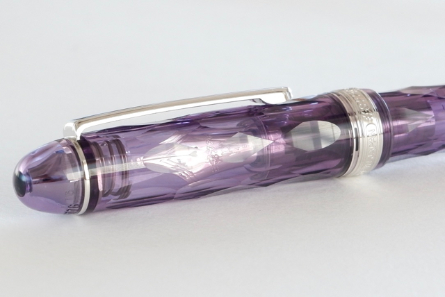 紫が美しくきらめくボディ | 文具ウェブマガジン pen-info