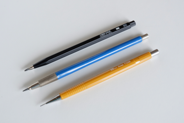 0.9mmシャープペン 2mm芯ホルダー　クリップを外す